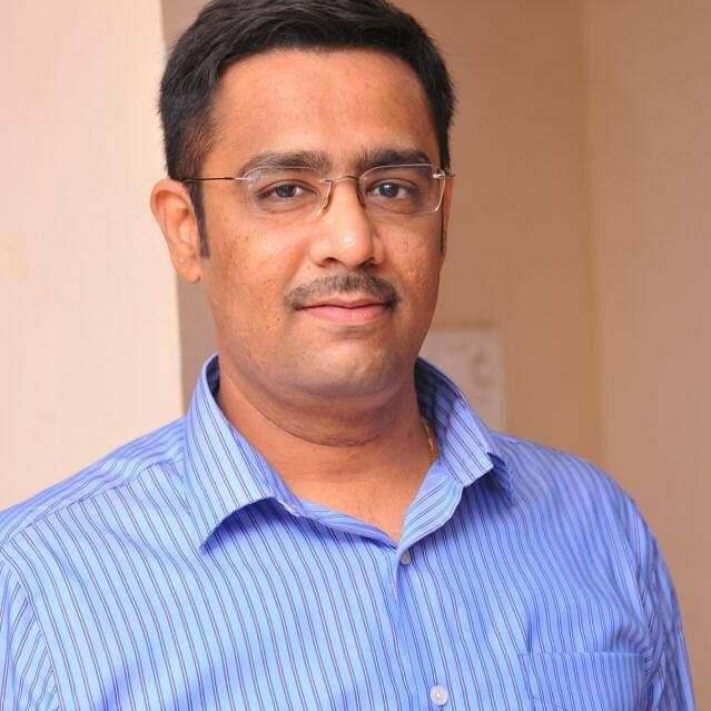 dr. Suchin Dhamnaskar